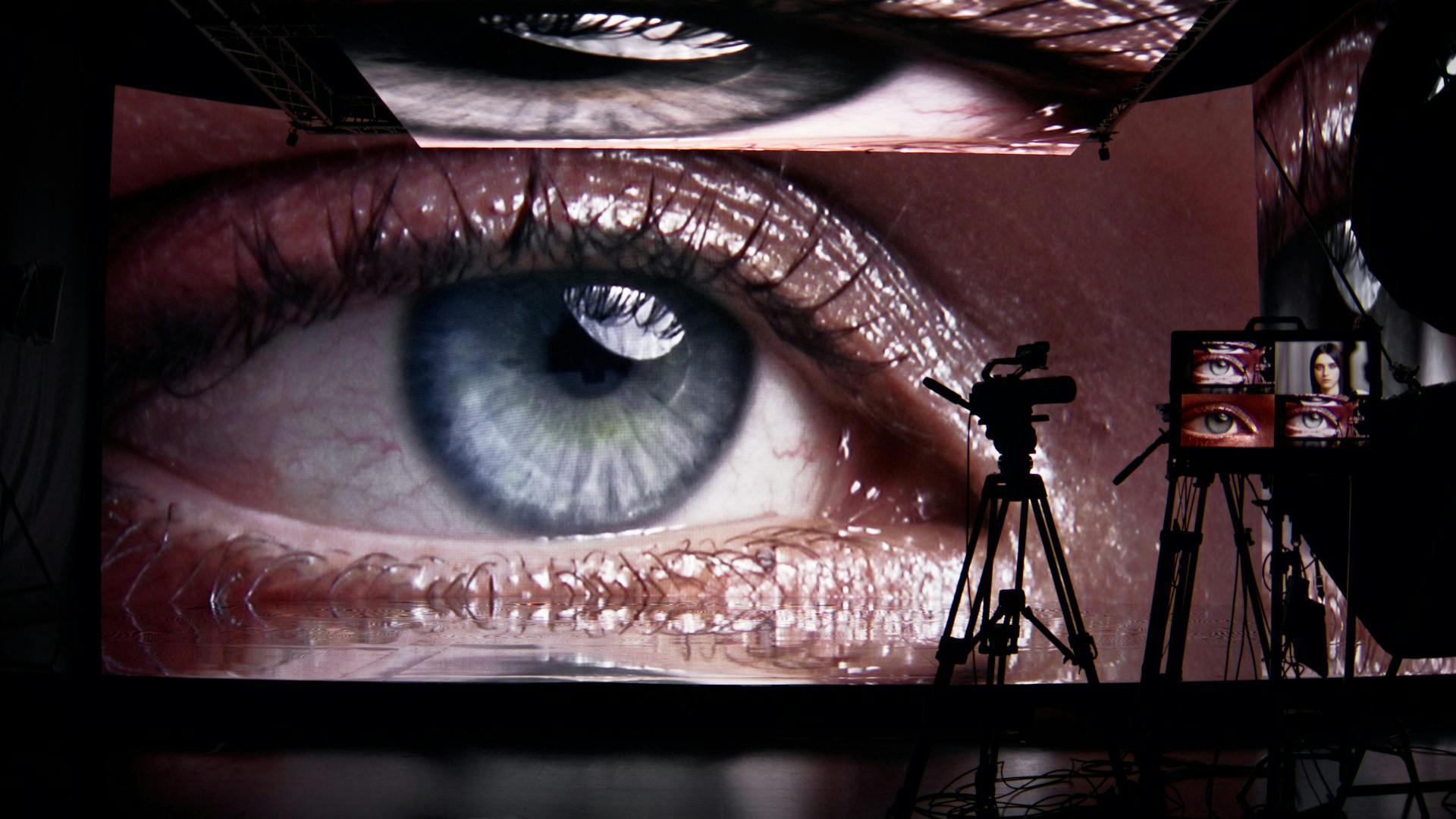 ALPHONSE-MAITRE-PIERRE-CREATIVE-DOING-DISTORTED