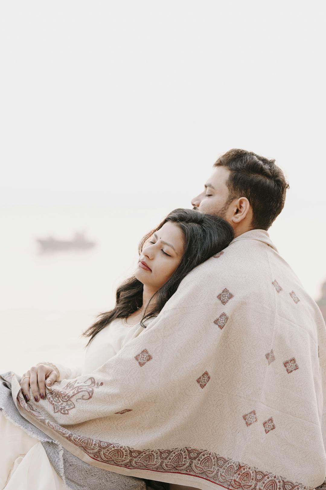 Witness the beautiful love story of Yash & Shreya, captured in the timeless city of Varanasi ❤️