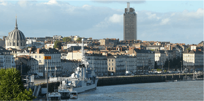 Faire de la pole dance à Nantes