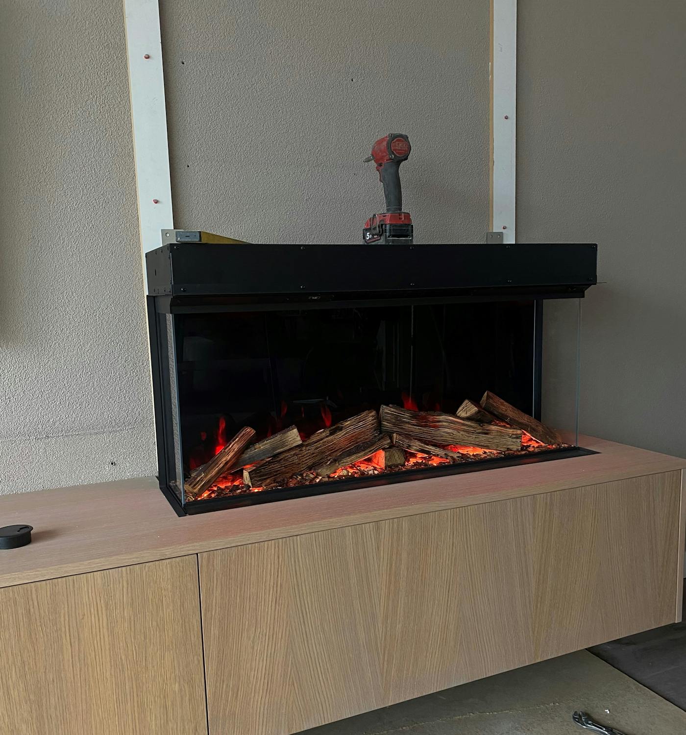 inbouwen van een elektrische haard