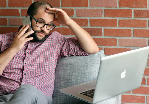 In unserem Magazinbeitrag zum Thema Depression bei Berufstätigen nehmen wir verschiedene Aspekte dieser psychischen Erkrankung unter die Lupe. Wir betrachten ausführlich die oft schwer erkennbaren Symptome und ihre Auswirkungen auf das Leben der Betroffenen. Dabei werfen wir auch einen Blick auf mögliche Ursachen und deren Einfluss auf die psychische Gesundheit. Außerdem bieten wir Behandlungsansätze und Wege zur Genesung, um unseren Lesern eine umfassende Perspektive auf das Krankheitsbild Depression zu vermitteln. In unserem Magazinbeitrag zum Thema Depression bei Berufstätigen nehmen wir verschiedene Aspekte dieser psychischen Erkrankung unter die Lupe. Wir betrachten ausführlich die oft schwer erkennbaren Symptome und ihre Auswirkungen auf das Leben der Betroffenen. Dabei werfen wir auch einen Blick auf mögliche Ursachen und deren Einfluss auf die psychische Gesundheit. Außerdem bieten wir Behandlungsansätze und Wege zur Genesung, um unseren Lesern eine umfassende Perspektive auf das Krankheitsbild Depression zu vermitteln.