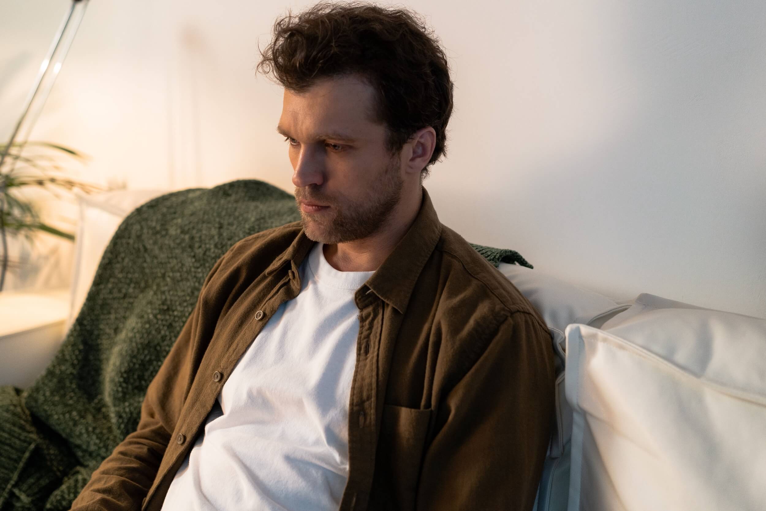 Mann mit behandlungsbedürftiger Depression
