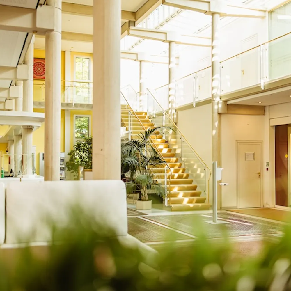 Eingangshalle in der Habichtswald Privat-Klinik