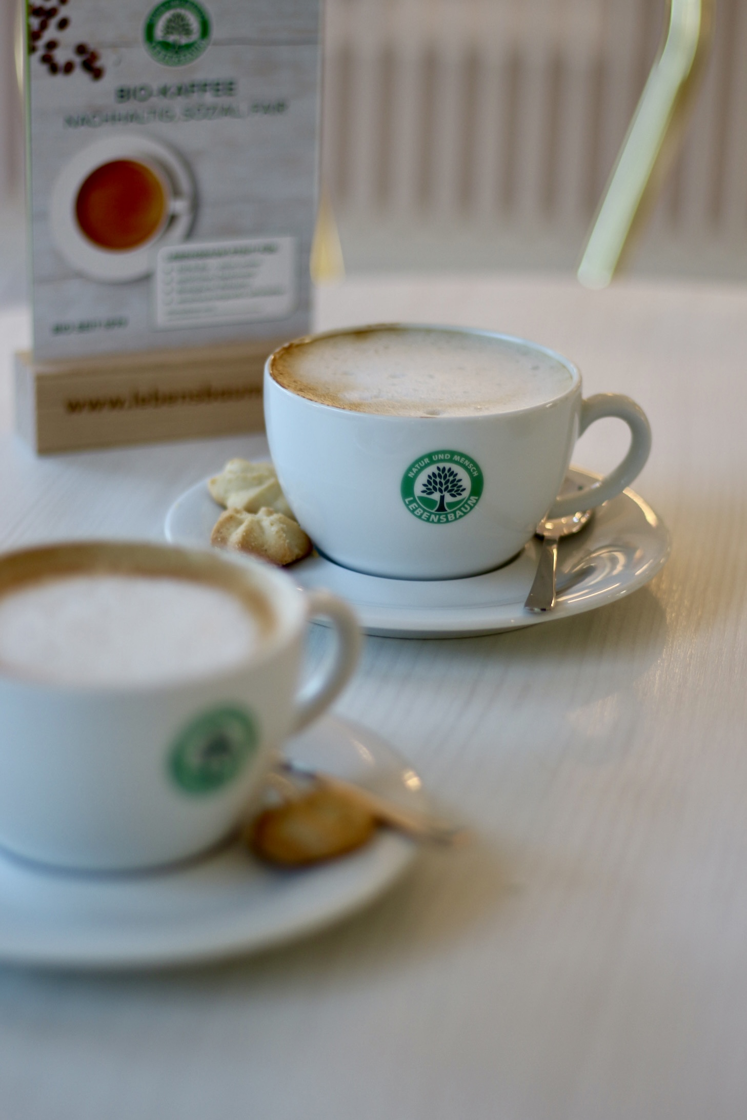 Tassen mit Cappuccino