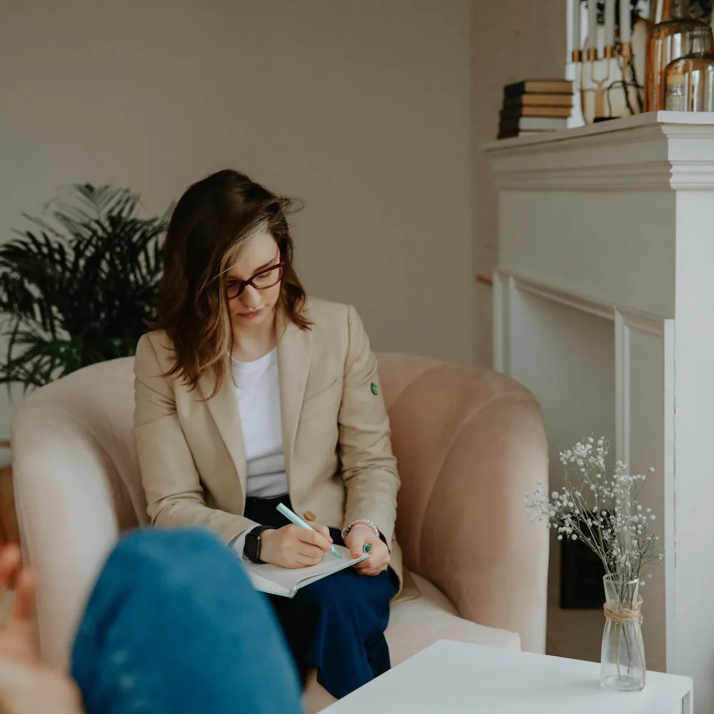 Therapheutin in der Gesprächstherapie zu PTBS