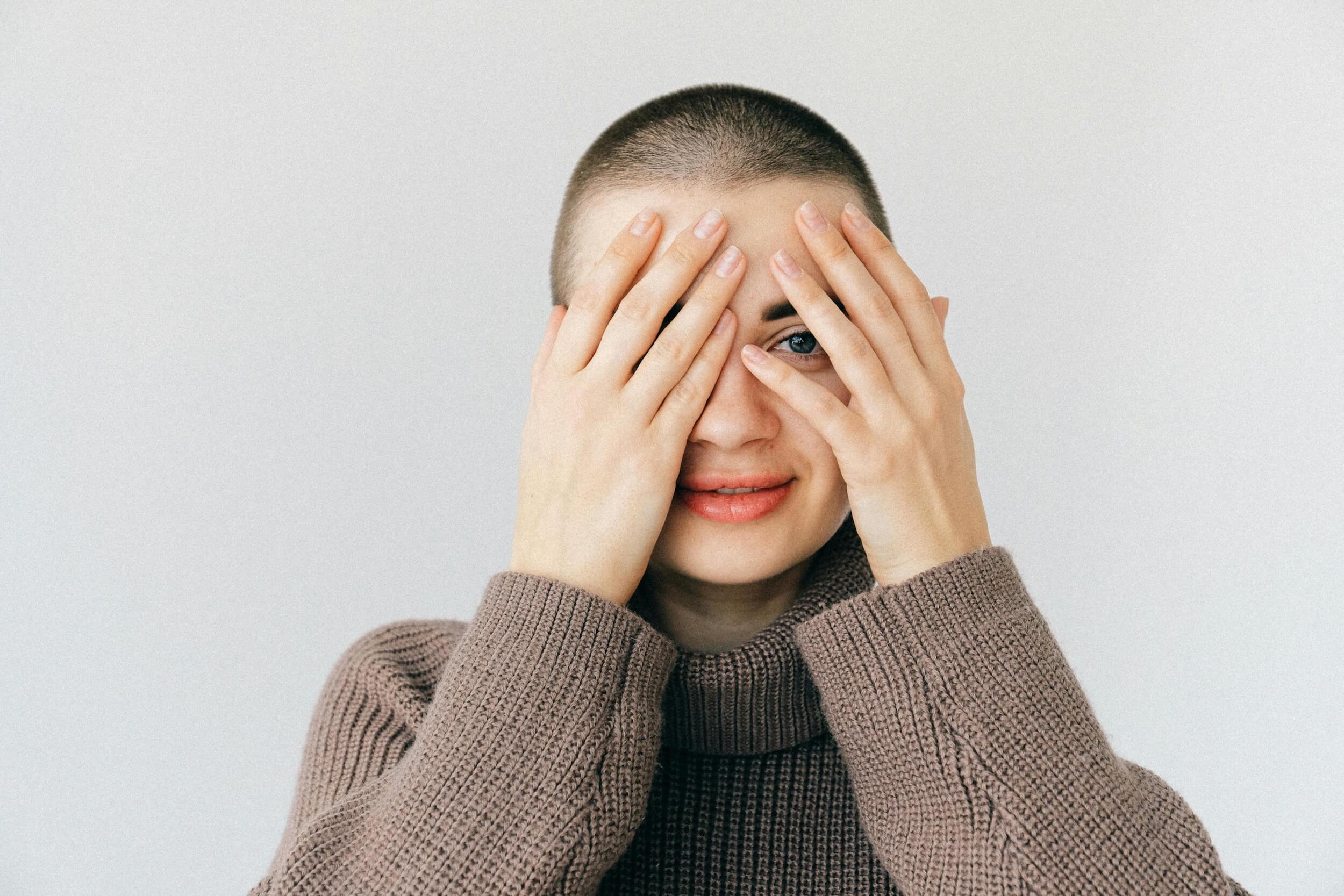 Frau mit maskierter Depression