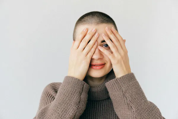 Frau mit maskierter Depression