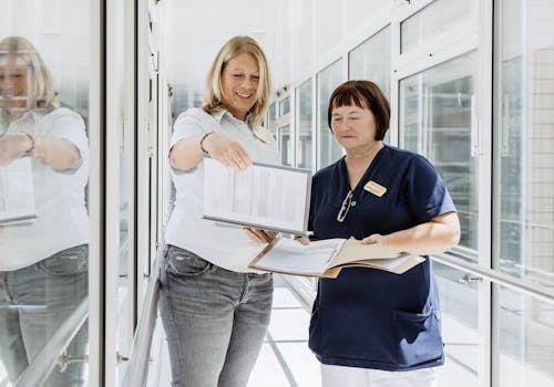 Gespräch in der Klinik Gespräch in der Klinik