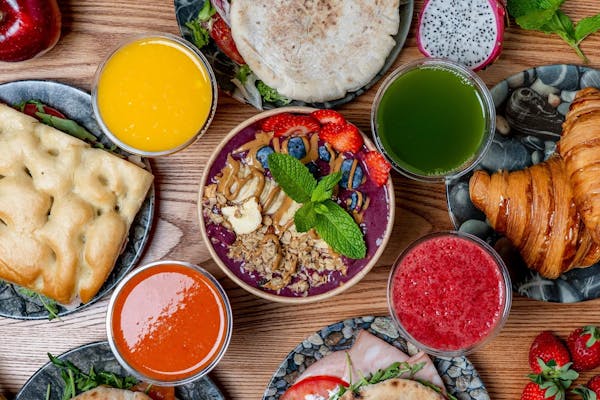 Esstsich voller gesunder Lebensmittel