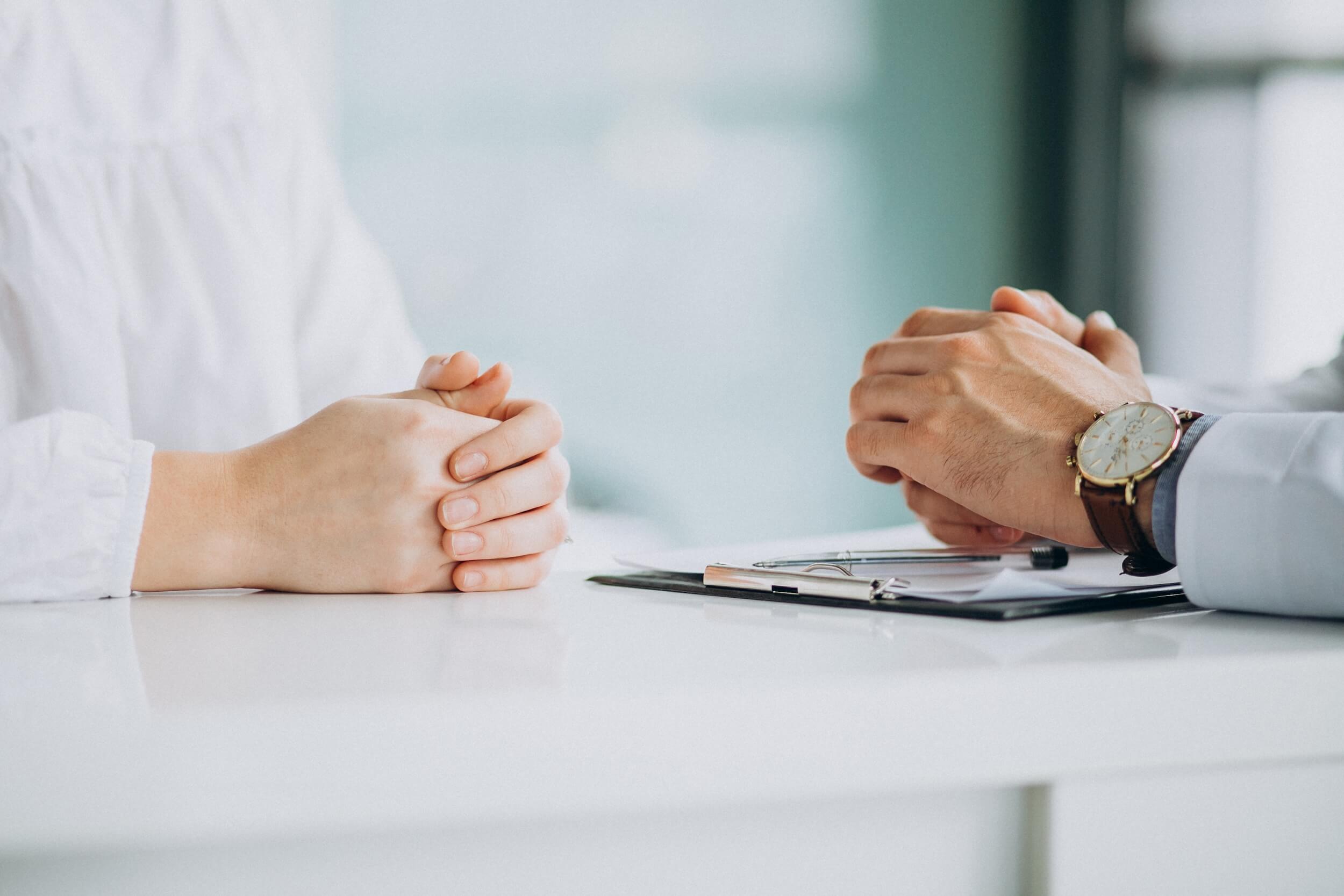 Patientin und Ärztin im HPV-Vorsorge Gespräch