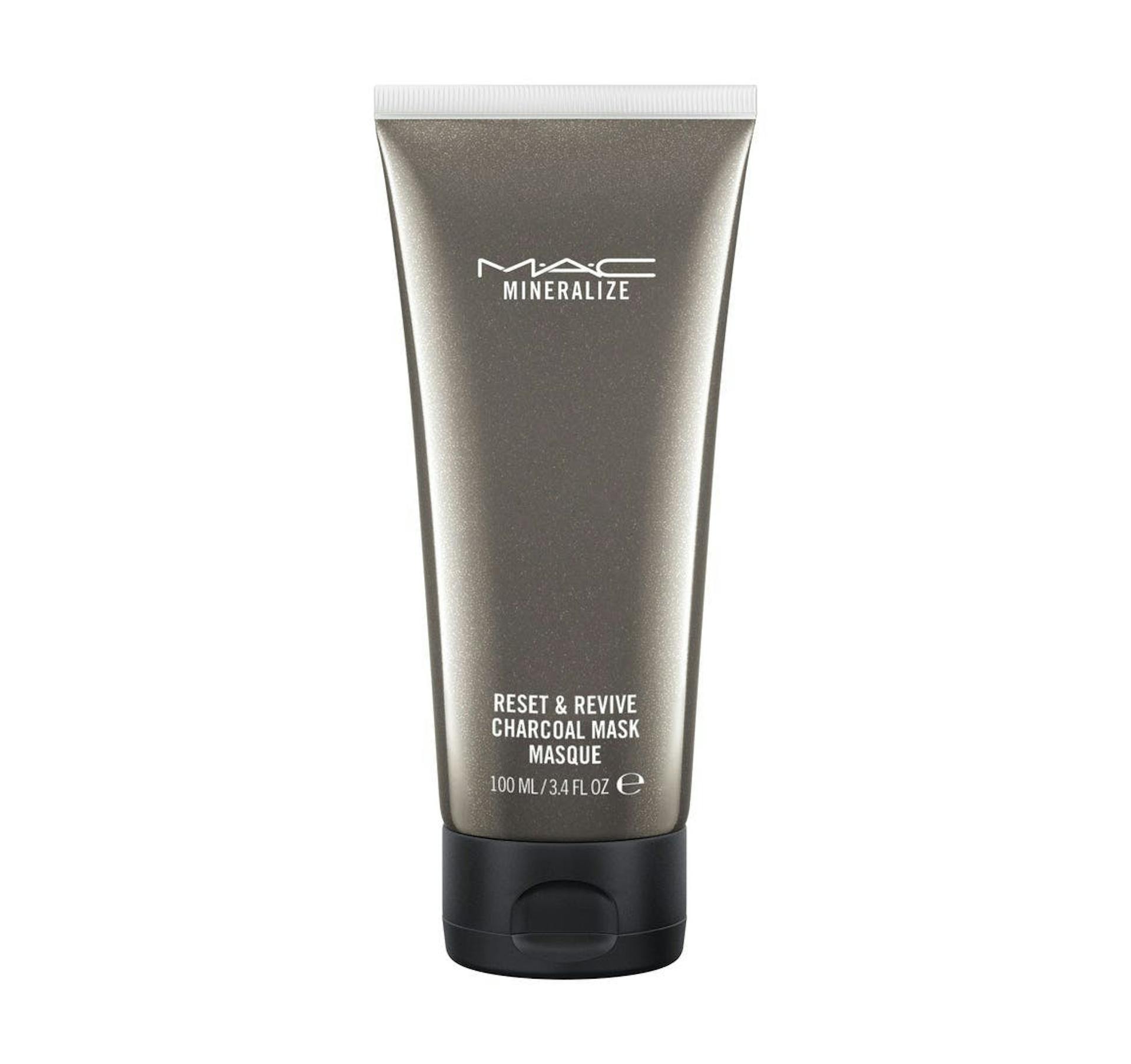 Mineralize Reset and Revive Charcoal Mask frá Mac