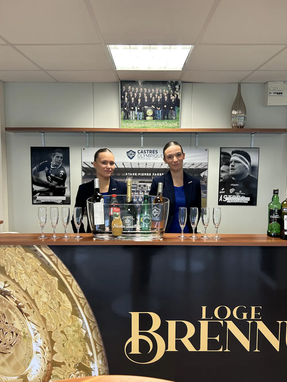 Hôtesses VIP s'occupant des loges présidentielles