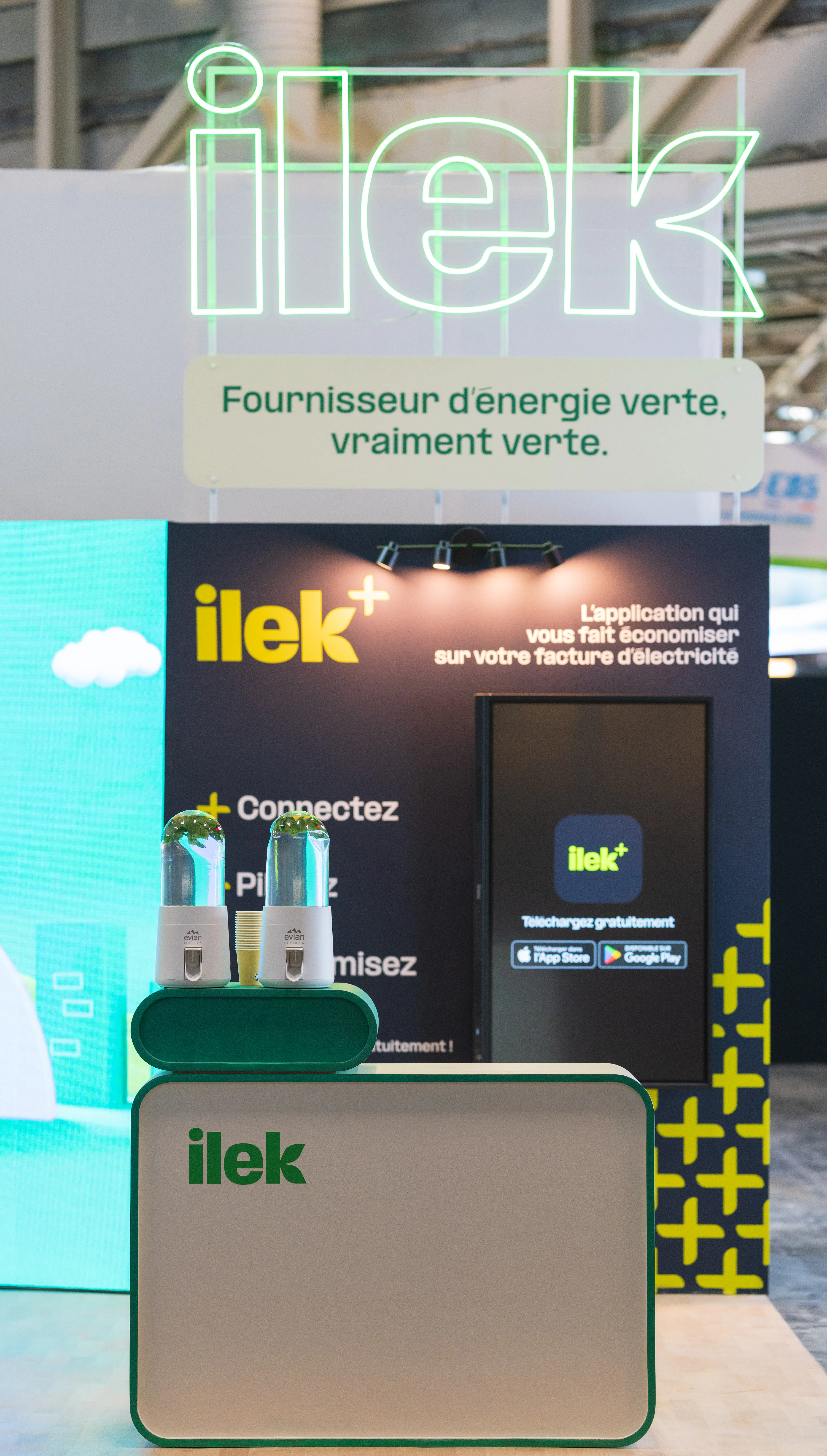 Stand événementiel Ilek de 30m² au Pavillon 4 Paris Expo, design immersif et énergie 100% verte, réalisé par notre agence de communication événementielle