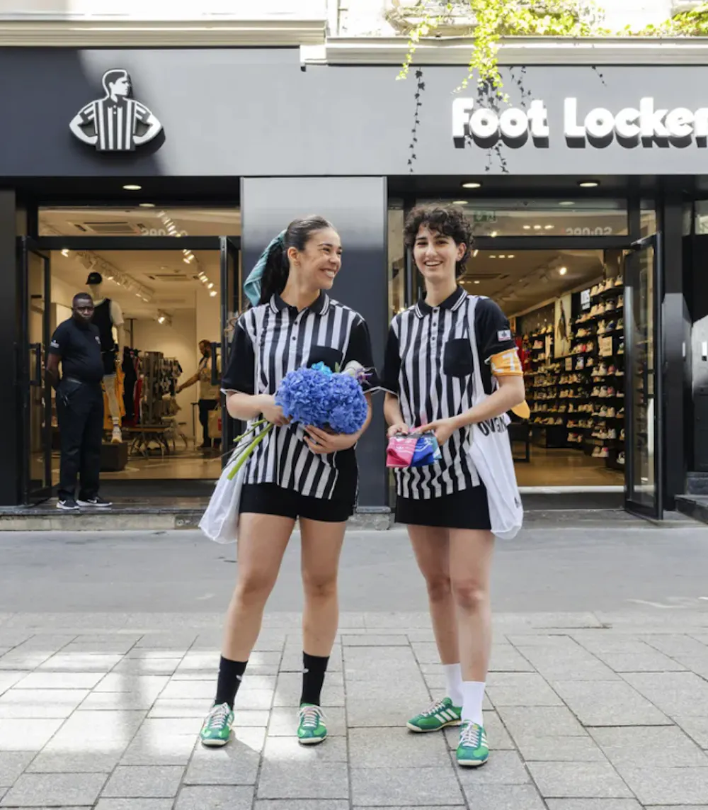 Animatrices commerciale lors d'une opération promotionnelle à Paris