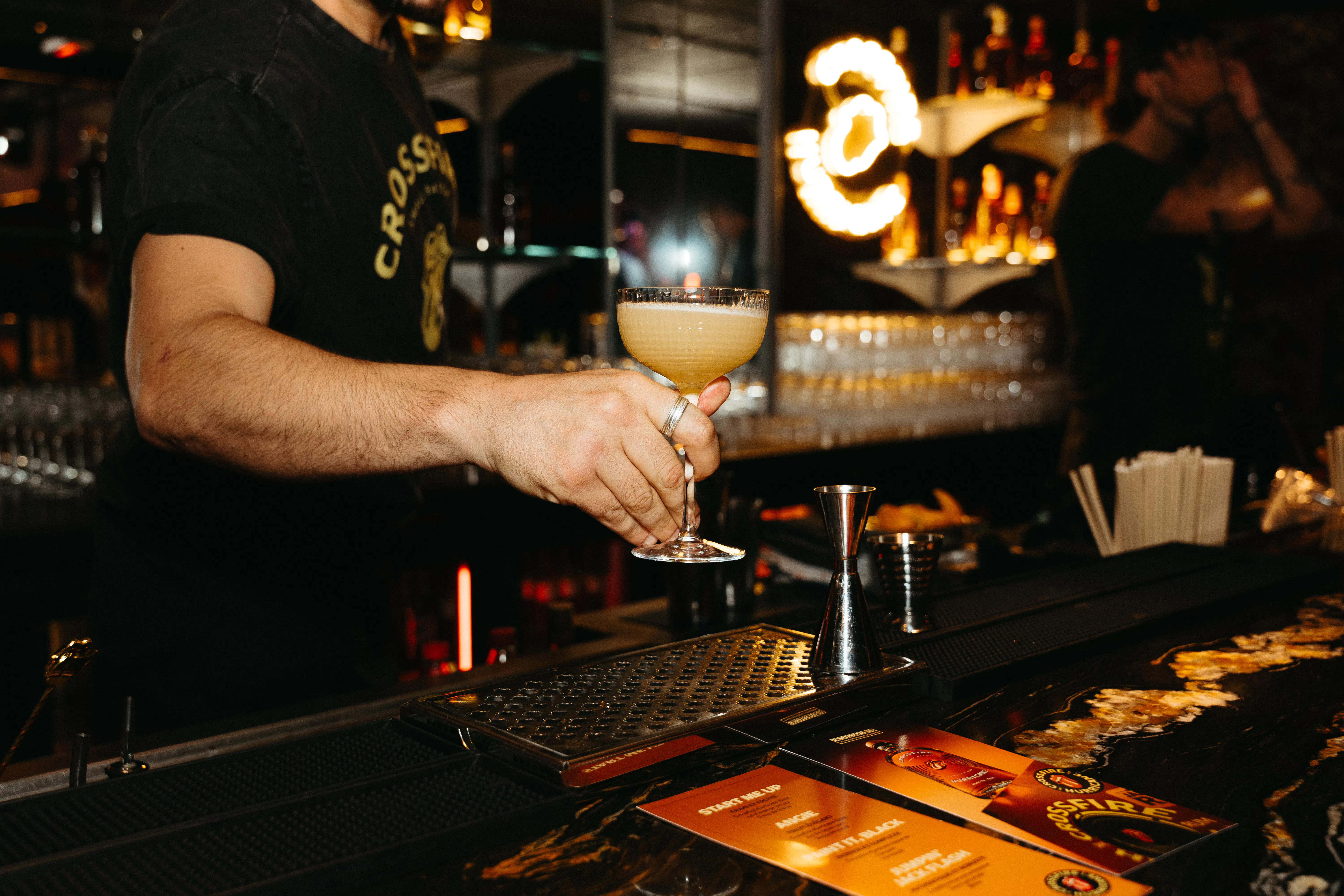 Barman Lancement Crossfire Hurricane - Halloween Agency