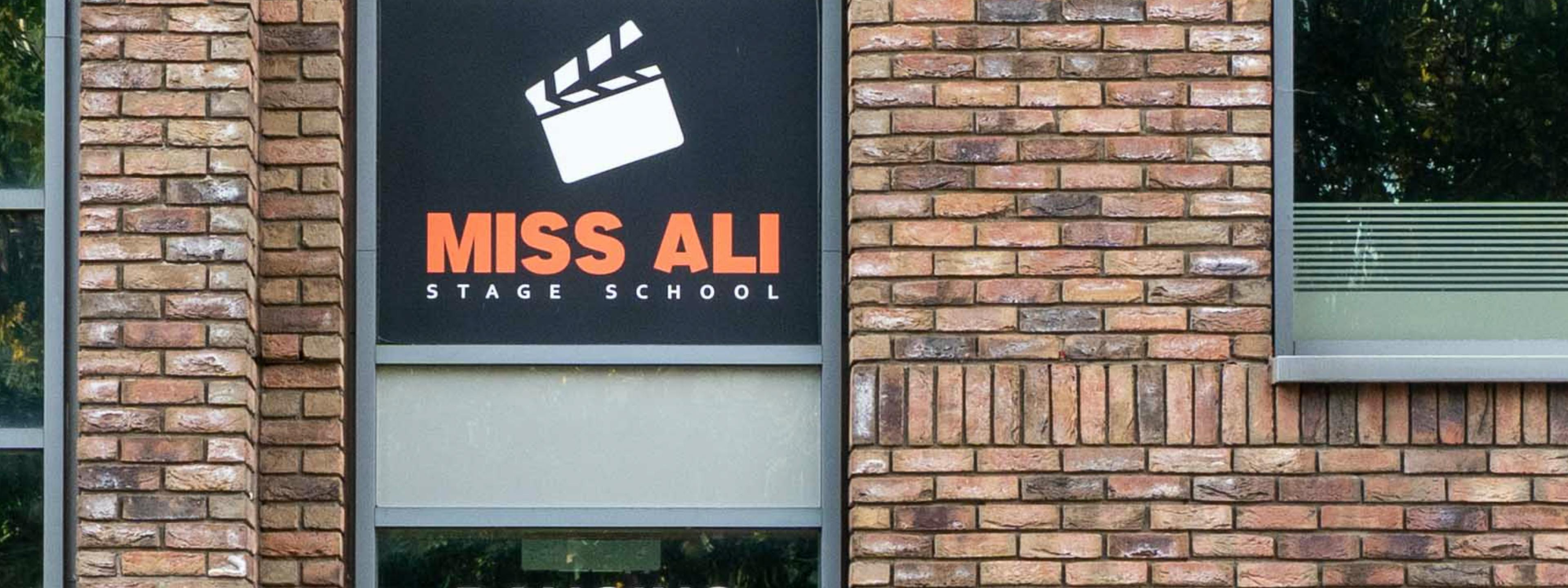 Miss Ali Stage in Dublin, Dundrum Town Centre