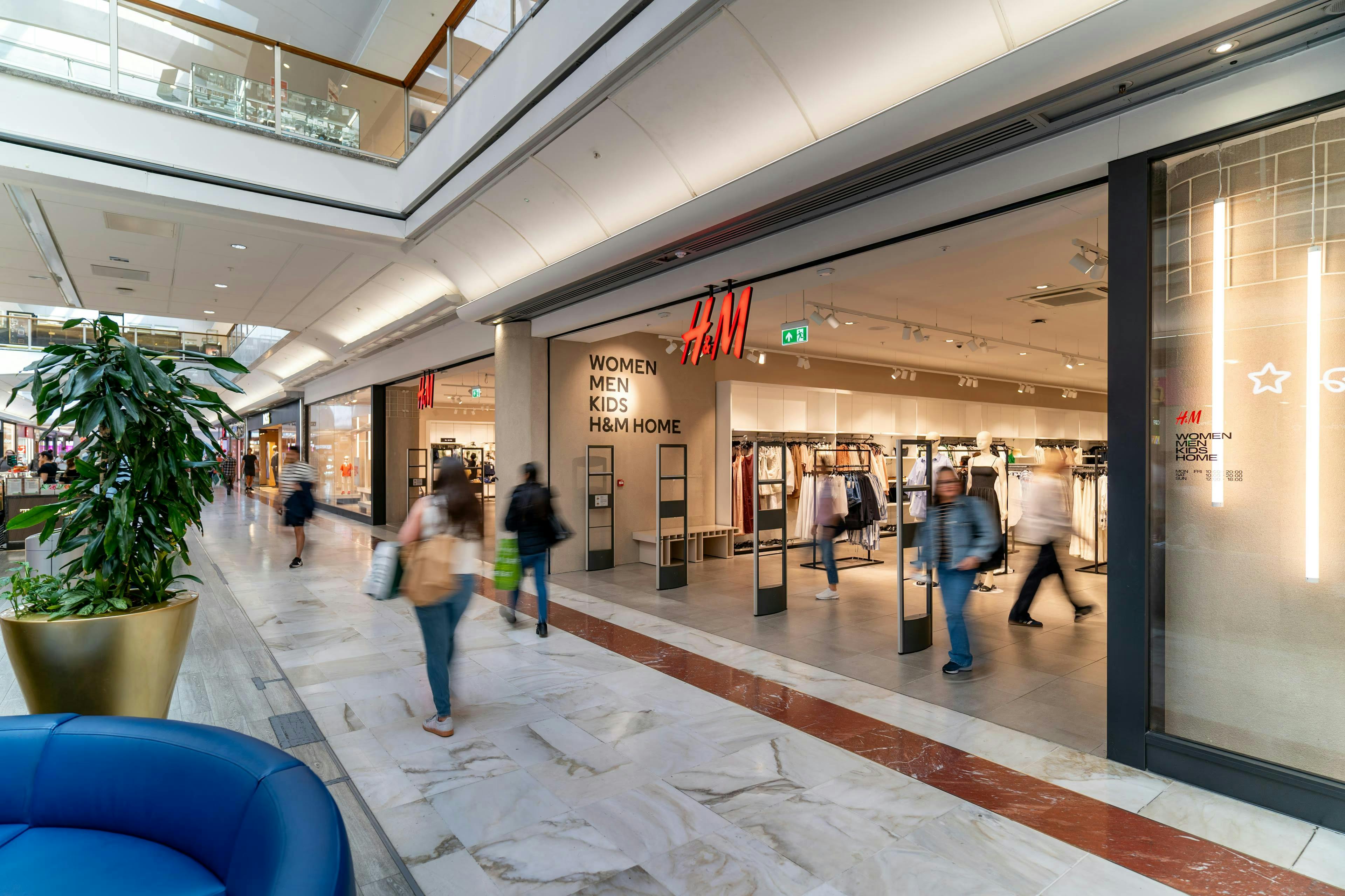 Shopfront view of H&M at Brent Cross.