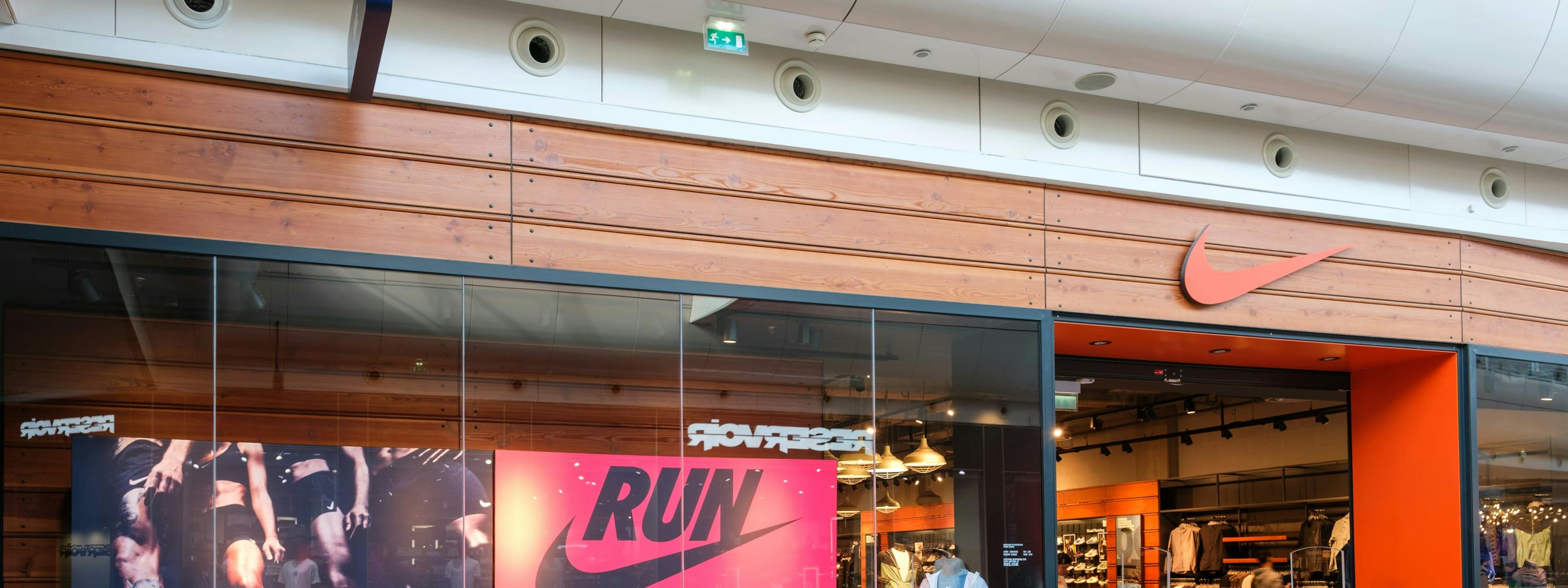 Nike Les Terrasses du Port