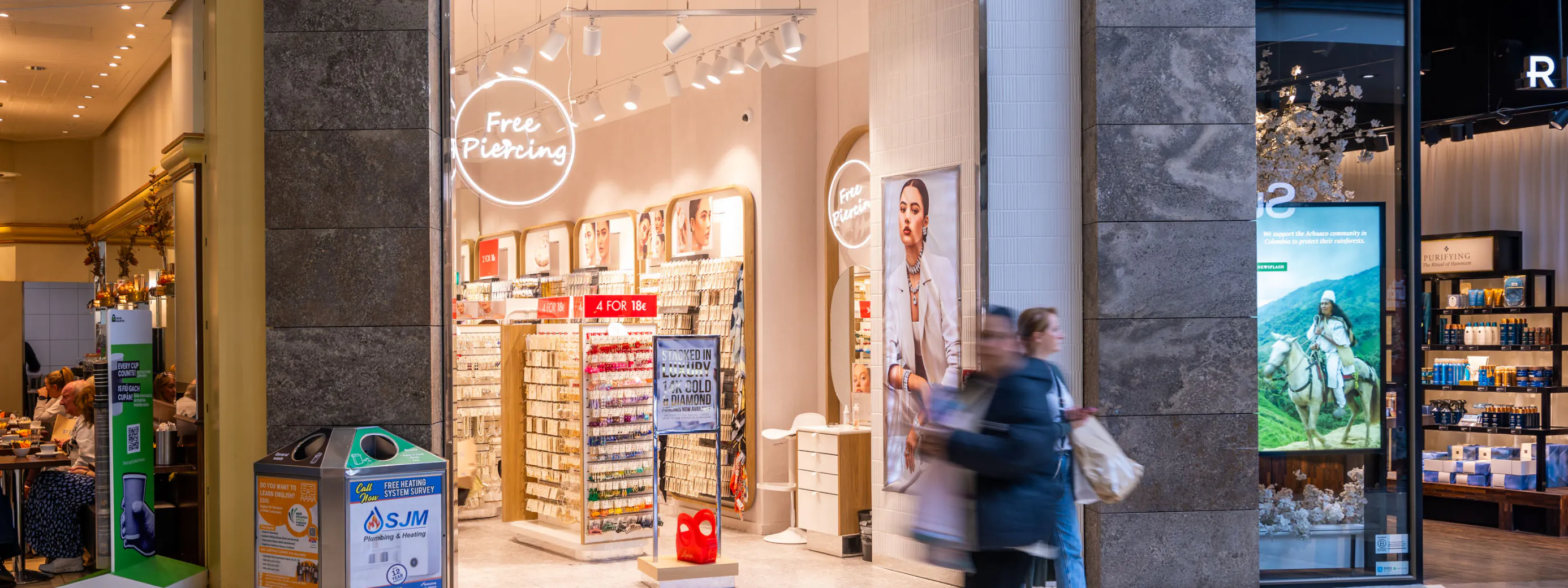 Lovisa in Pavilions Swords