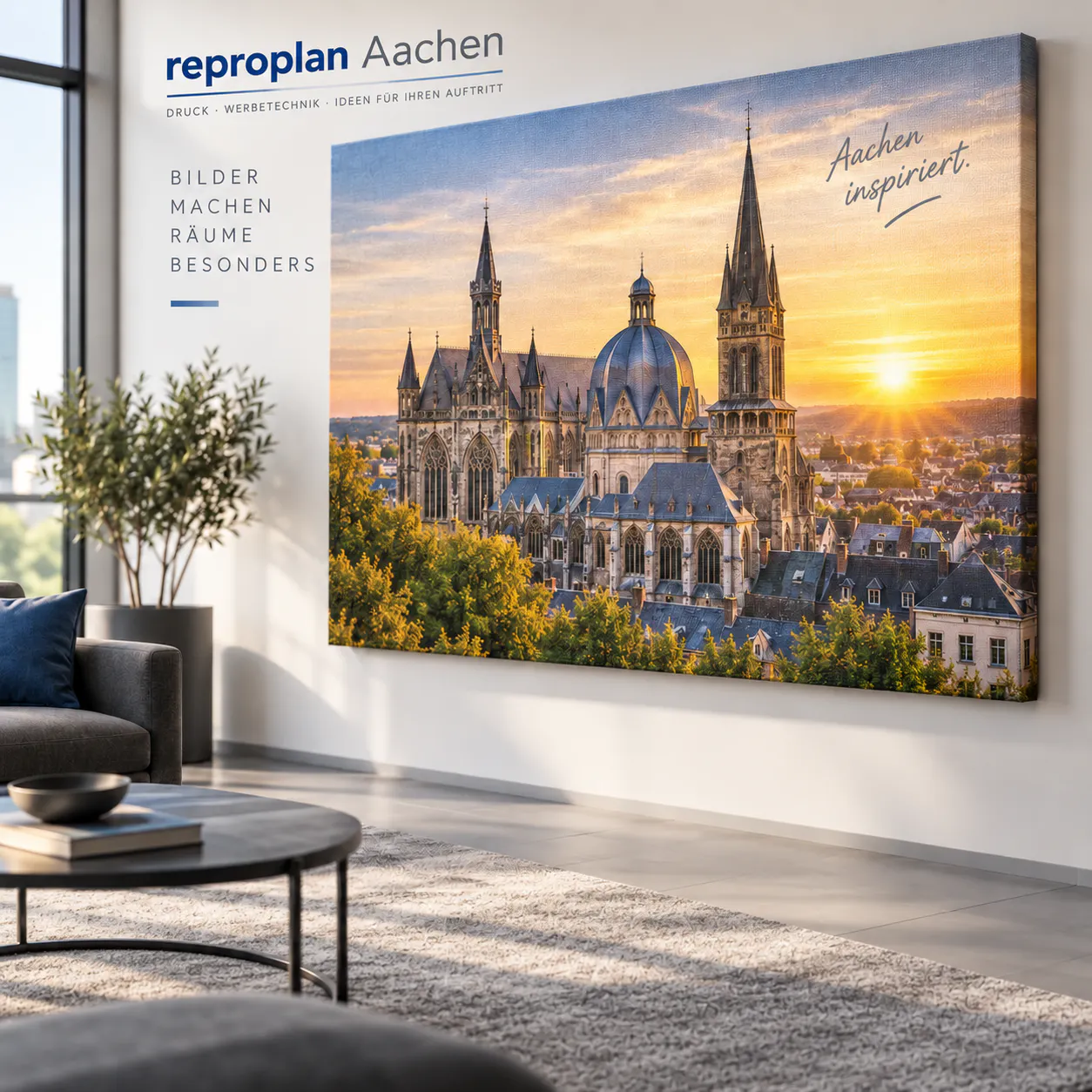 Großformatiger Leinwanddruck mit Aachen-Motiv in einem modernen Innenraum.