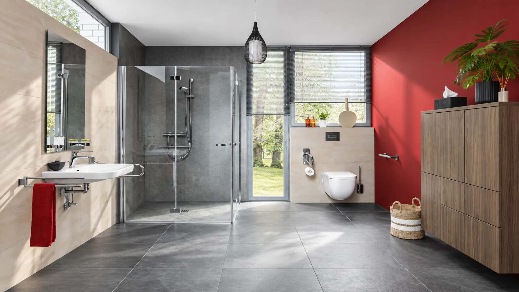 Modern saniertes Badezimmer mit bodengleicher Dusche, Waschtisch und WC von Josef Schmitz Heizungsbau in Kaarst