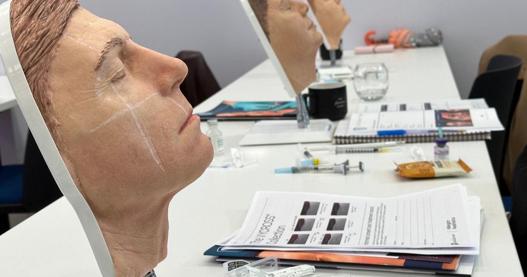 TOP BOX Harley Academy Level Diploma in Botox & Dermal Fillers