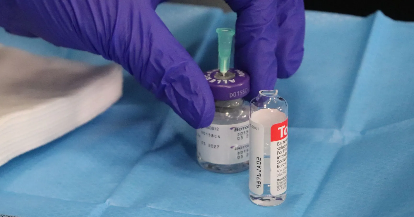 Reconstituting botulinum toxin for cosmetic botox injections