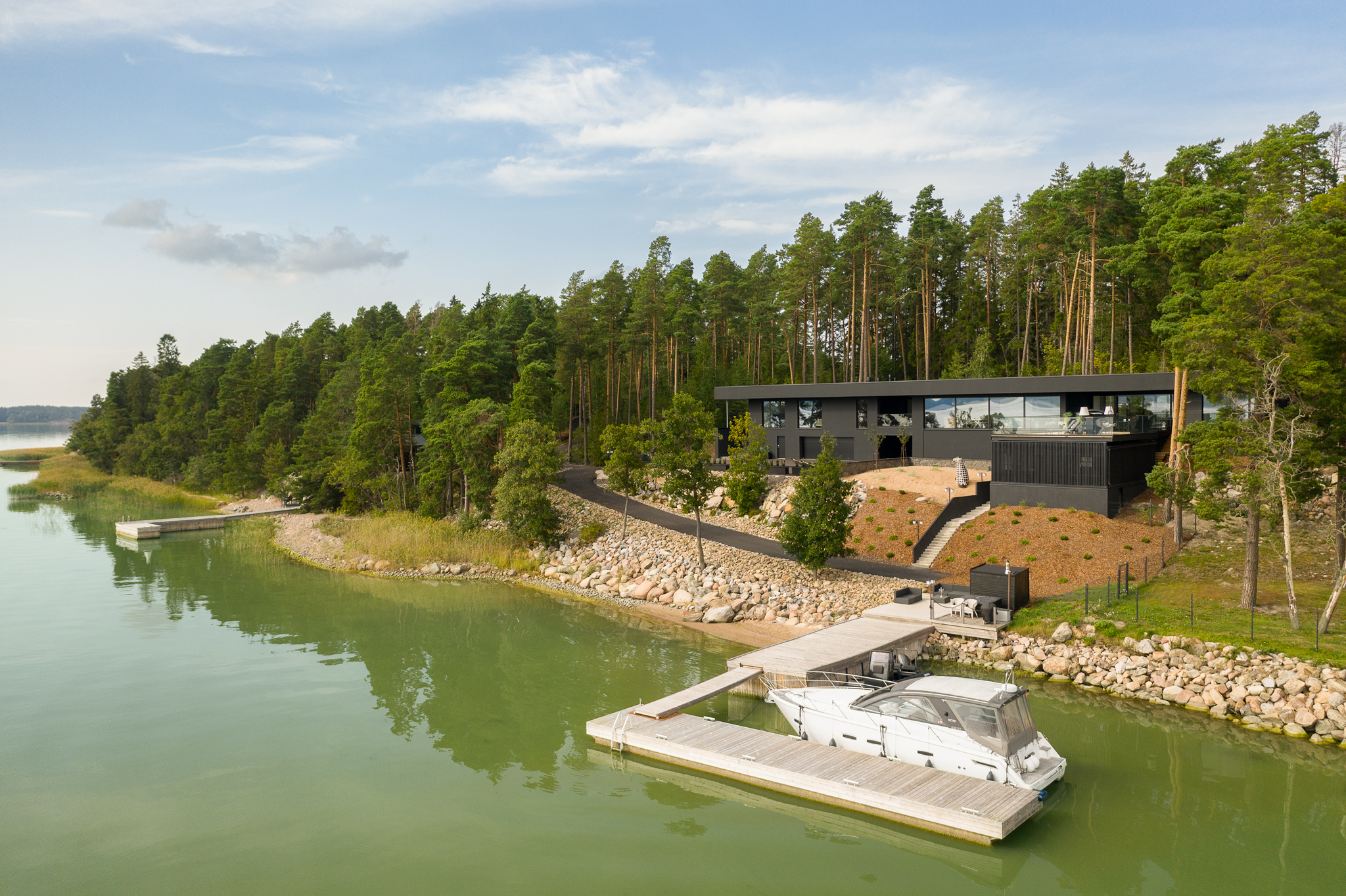 PRIVATE HOUSE XIII · MASKU