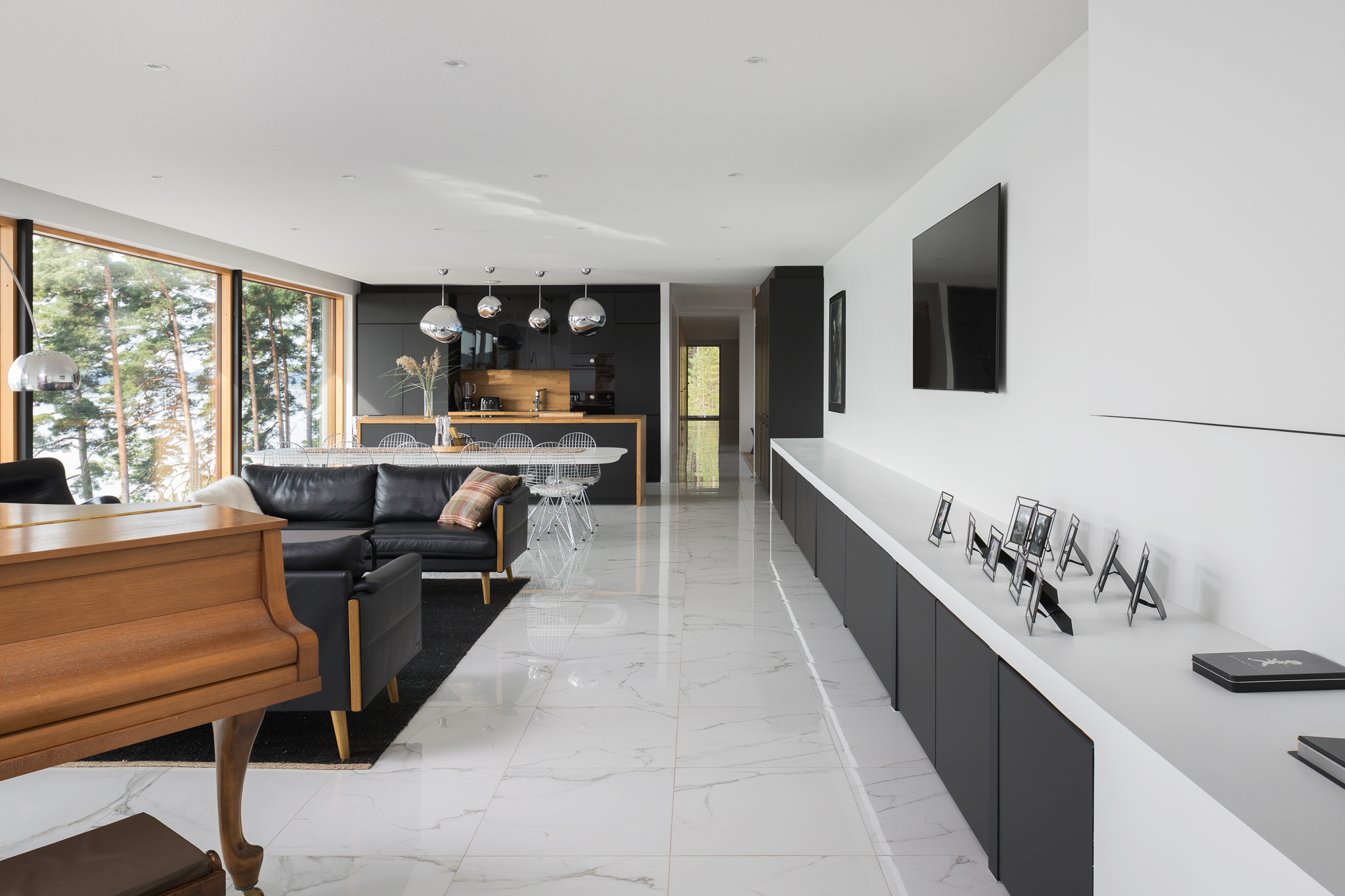 PRIVATE HOUSE XIII · MASKU