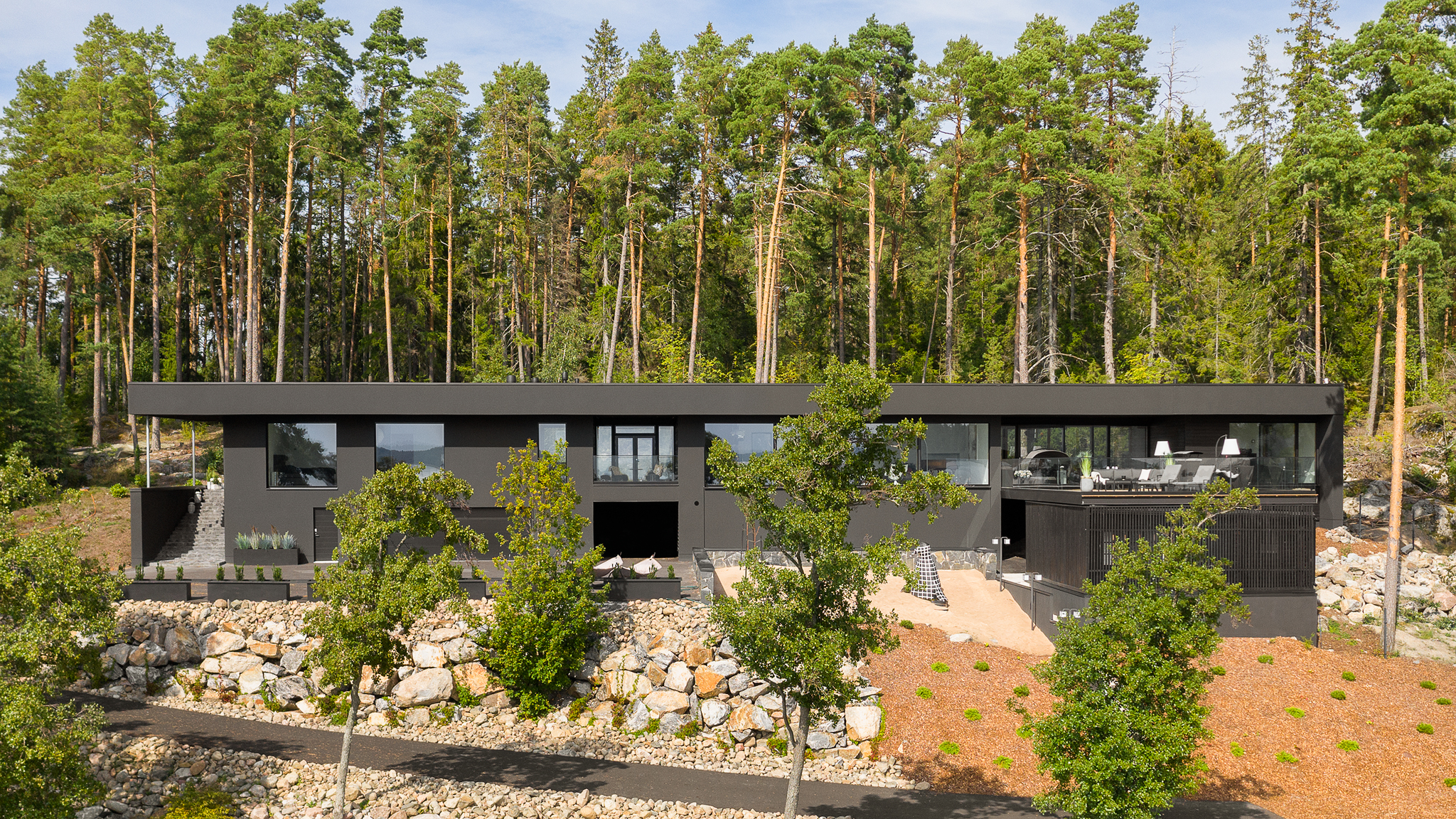 PRIVATE HOUSE XIII · MASKU