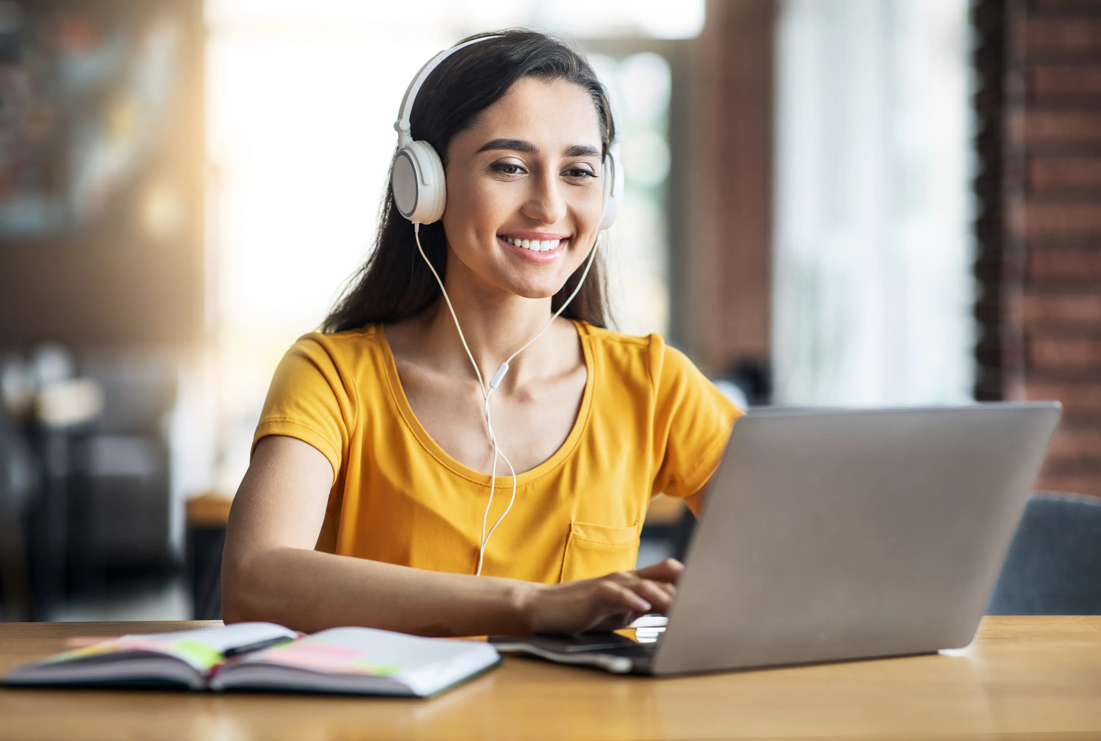 Female student applying to the Harvard Medical School Pre-College Online Courses