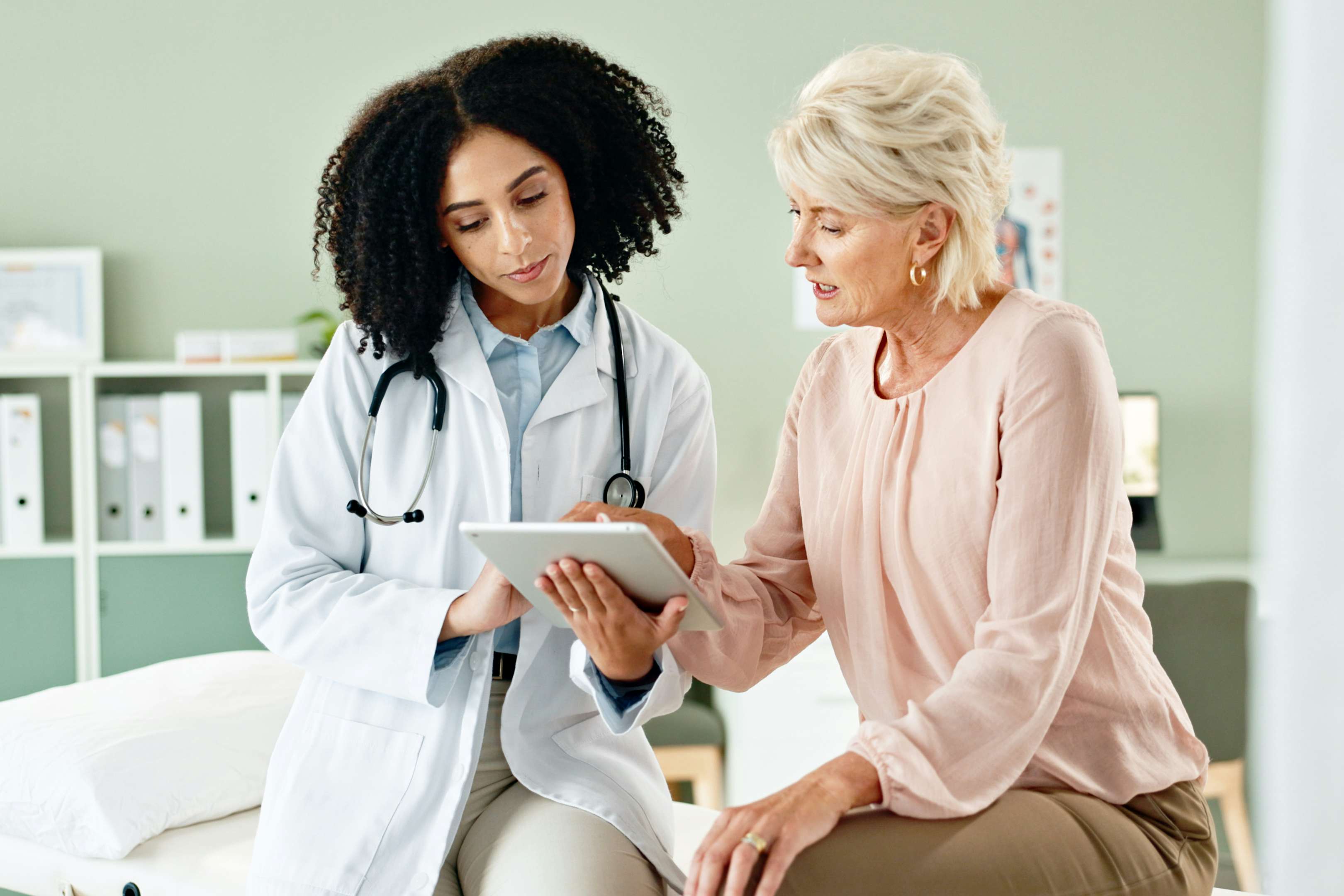 Doctor having a discussion with her patient