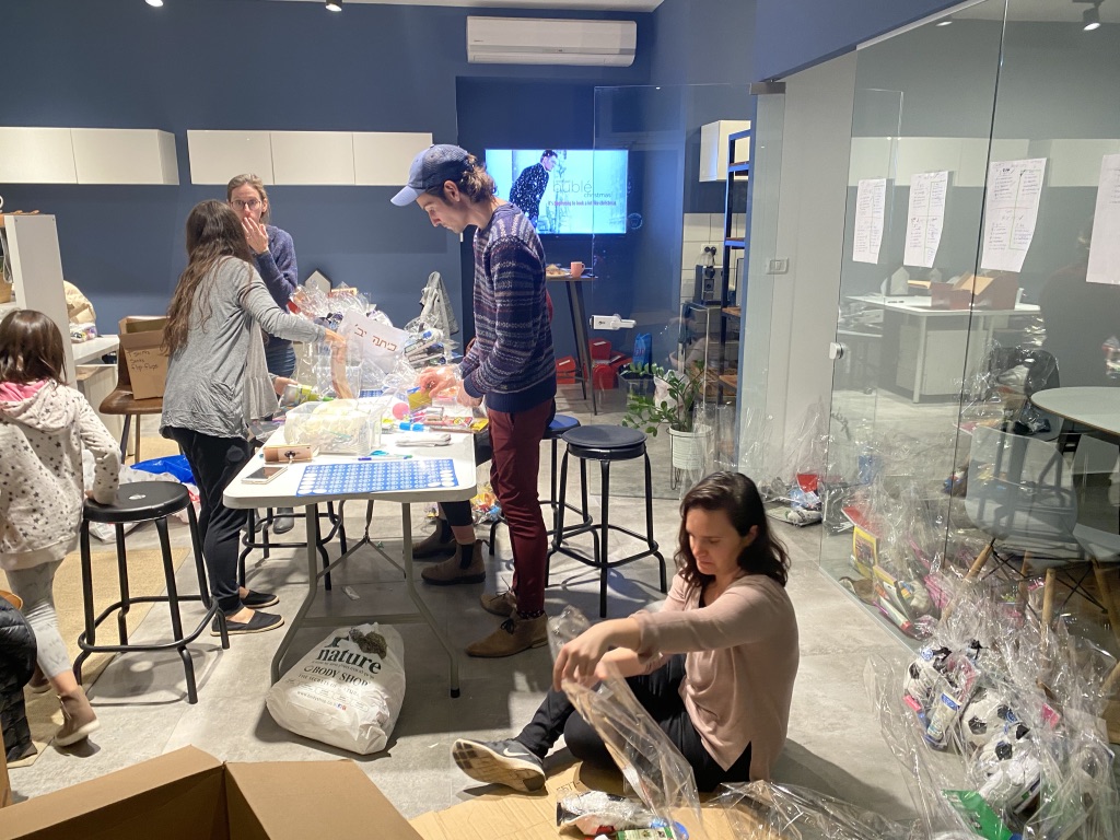 Hanukkah Volunteer Project 2020