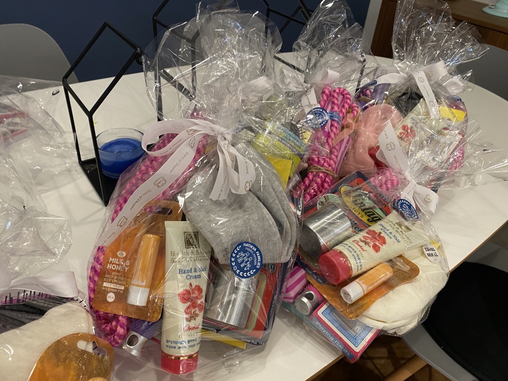 Hanukkah Volunteer Project 2020