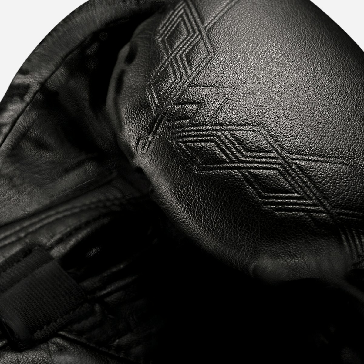 Black Panther Boxing Gloves | Marvel Hero Elite • Hayabusa Black Panther Boxing Gloves | Marvel Hero Elite • Hayabusa