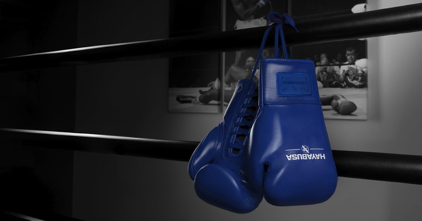 Choosing boxing glove weight: Match size to body weight for optimal performance and safety.