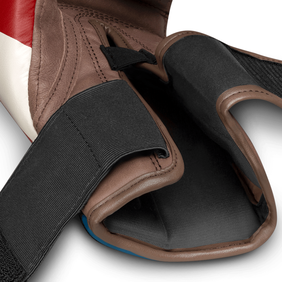 Hayabusa Captain America Boxing Gloves - Picture 4 of 8