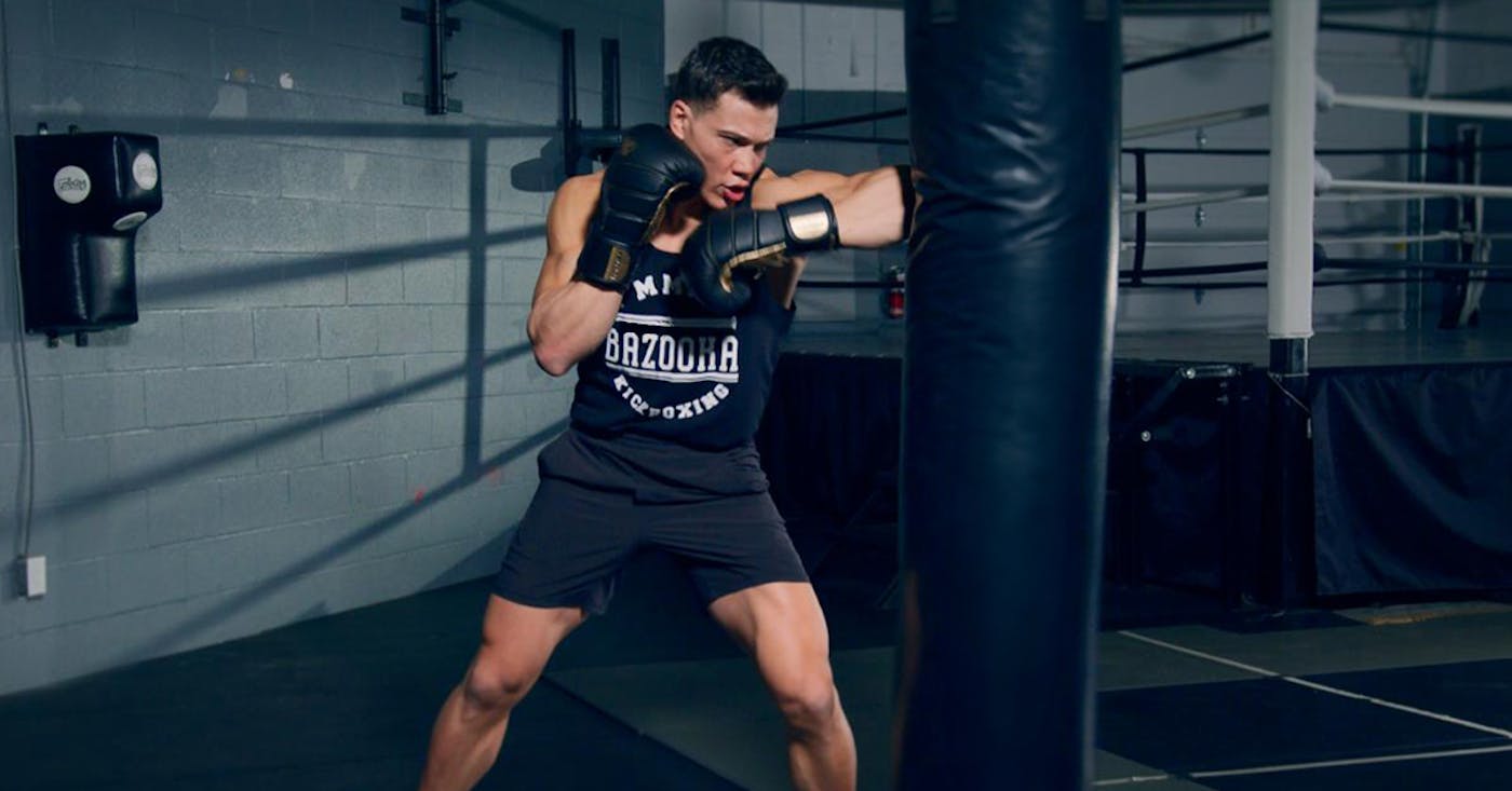 Expert boxer highlighting the impact of correctly fitted gloves on speed and accuracy in the ring.