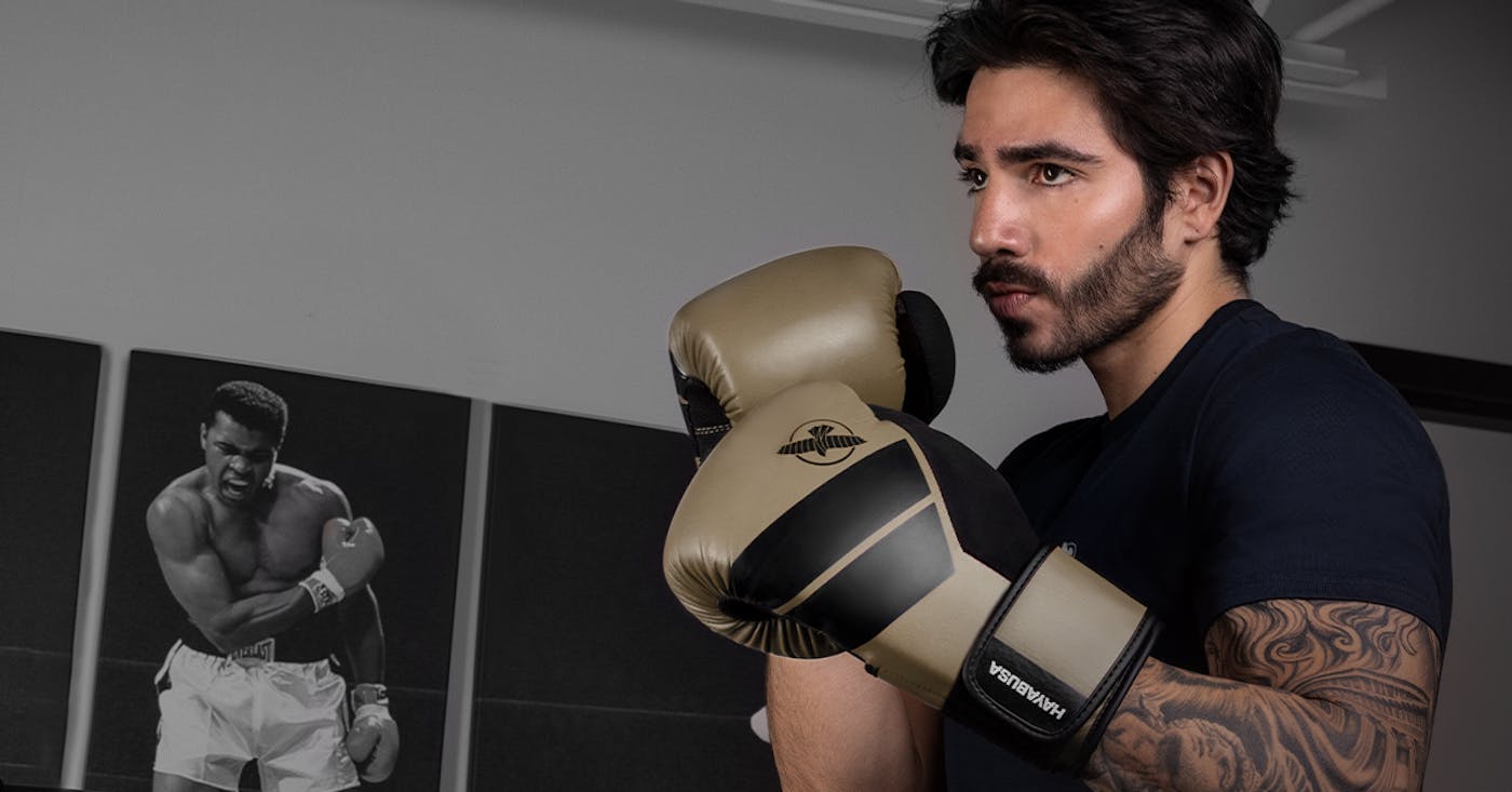 Boxing Gloves by Weight: 18 oz, 20 oz & Sparring Glove Size Guide