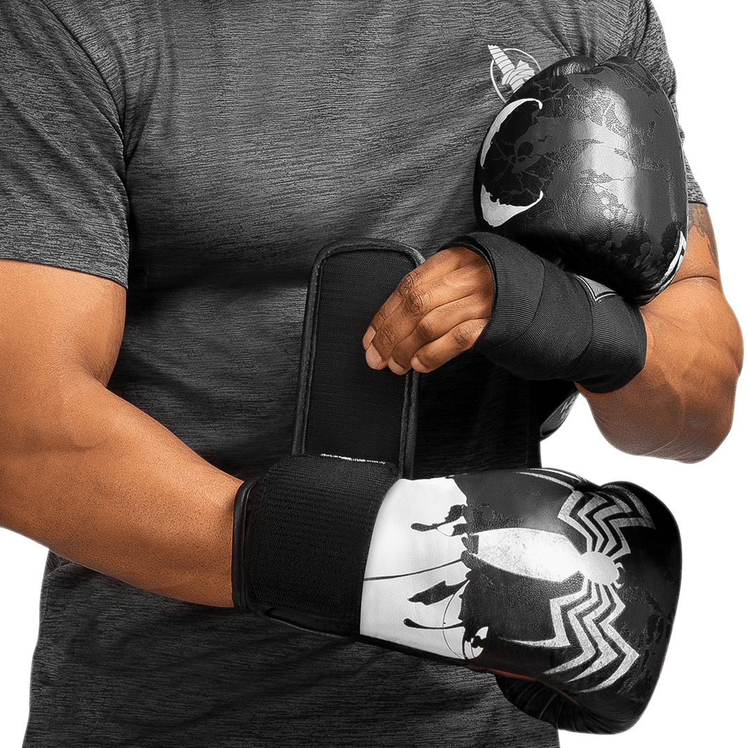 Hayabusa X Marvel's Venom Boxing Gloves - Picture 5 of 7