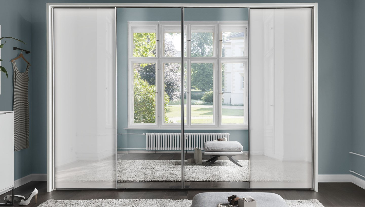 How to Choose the Right Wardrobe for Your Bedroom Size