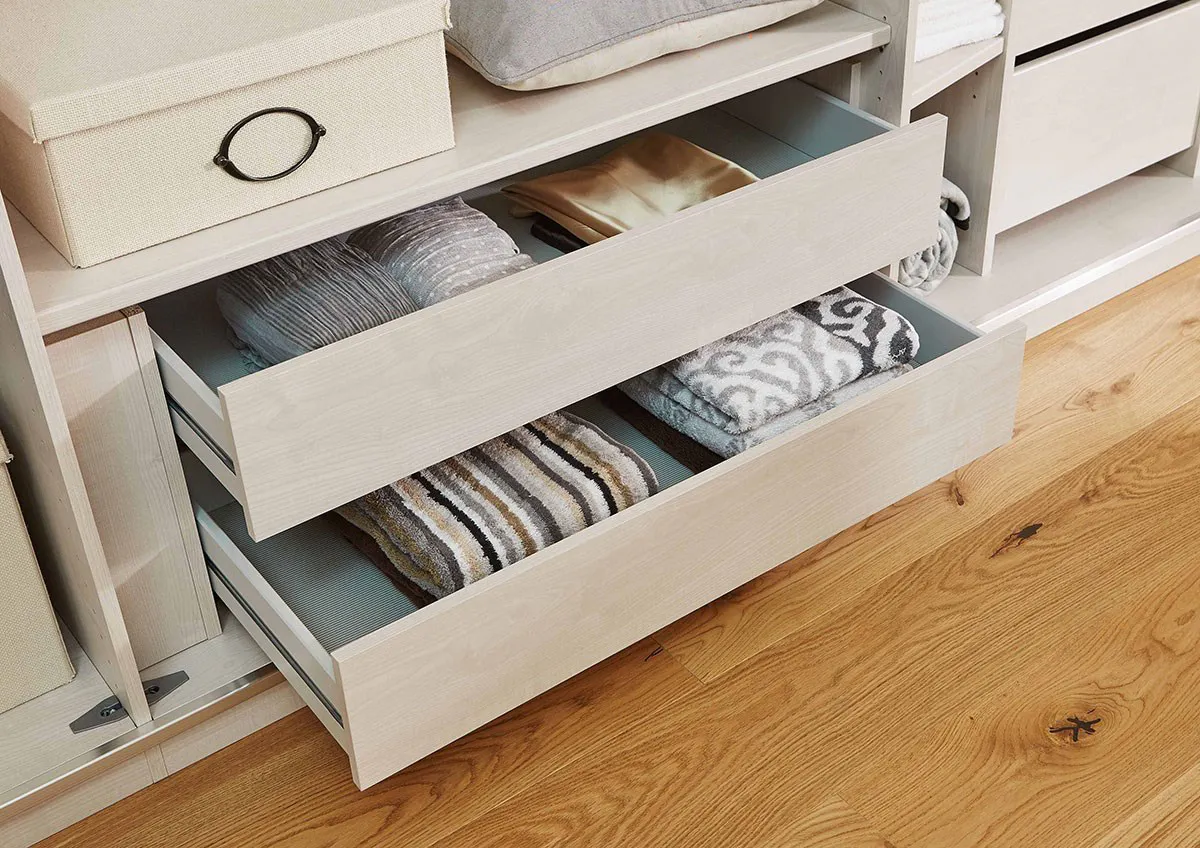 Choosing the right wardrobe size improves bedroom layout
