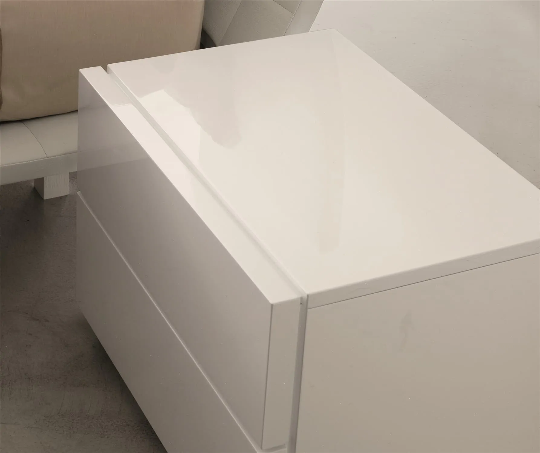 high gloss bedsides tables