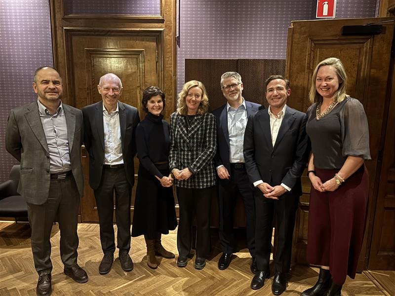 Sylvie Gregoire (3:a från vänster i bilden), styrelseordförande i Abivax