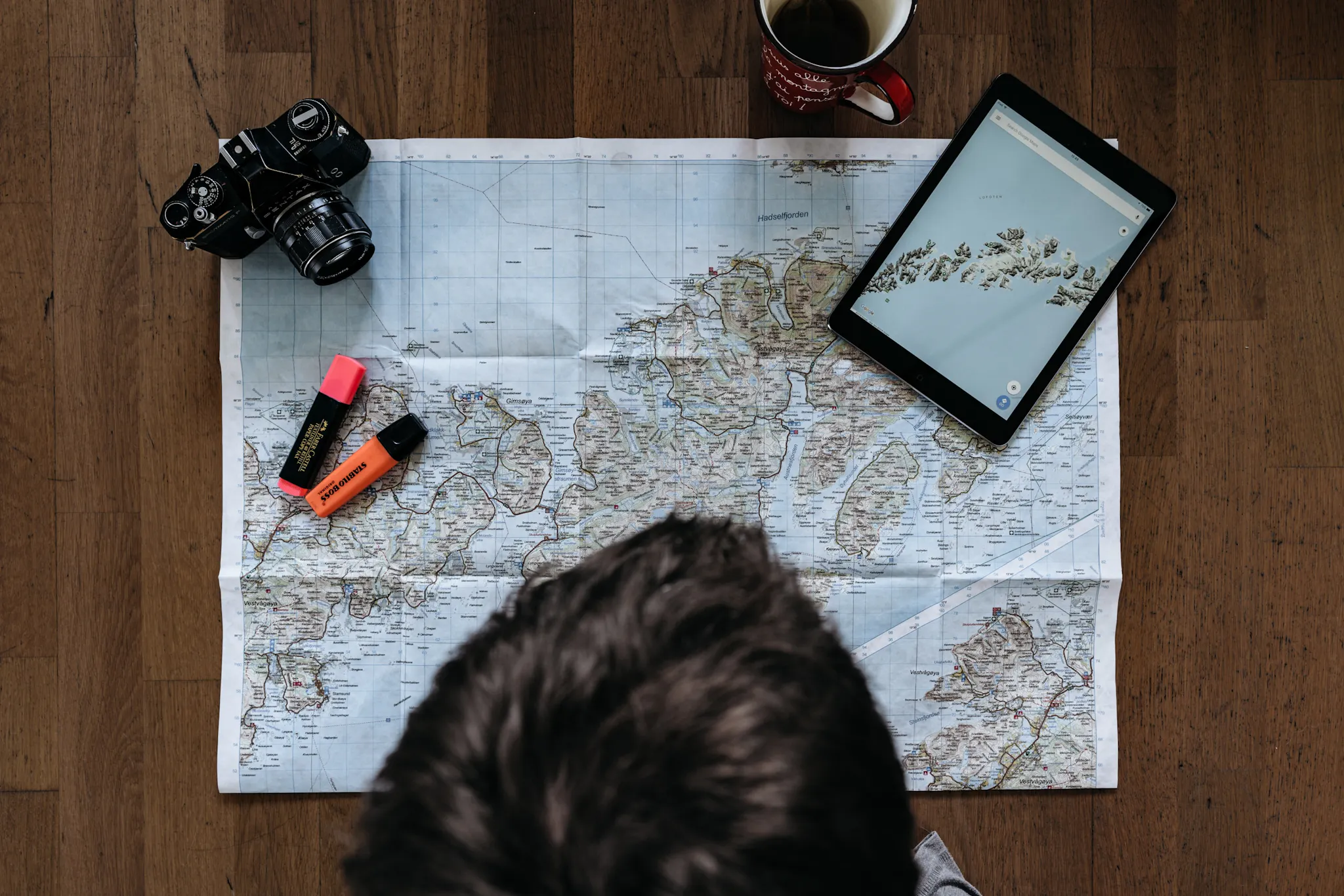How to Plan for the First Northern Lights Hunting Trip | 2026 Guide's cover picture