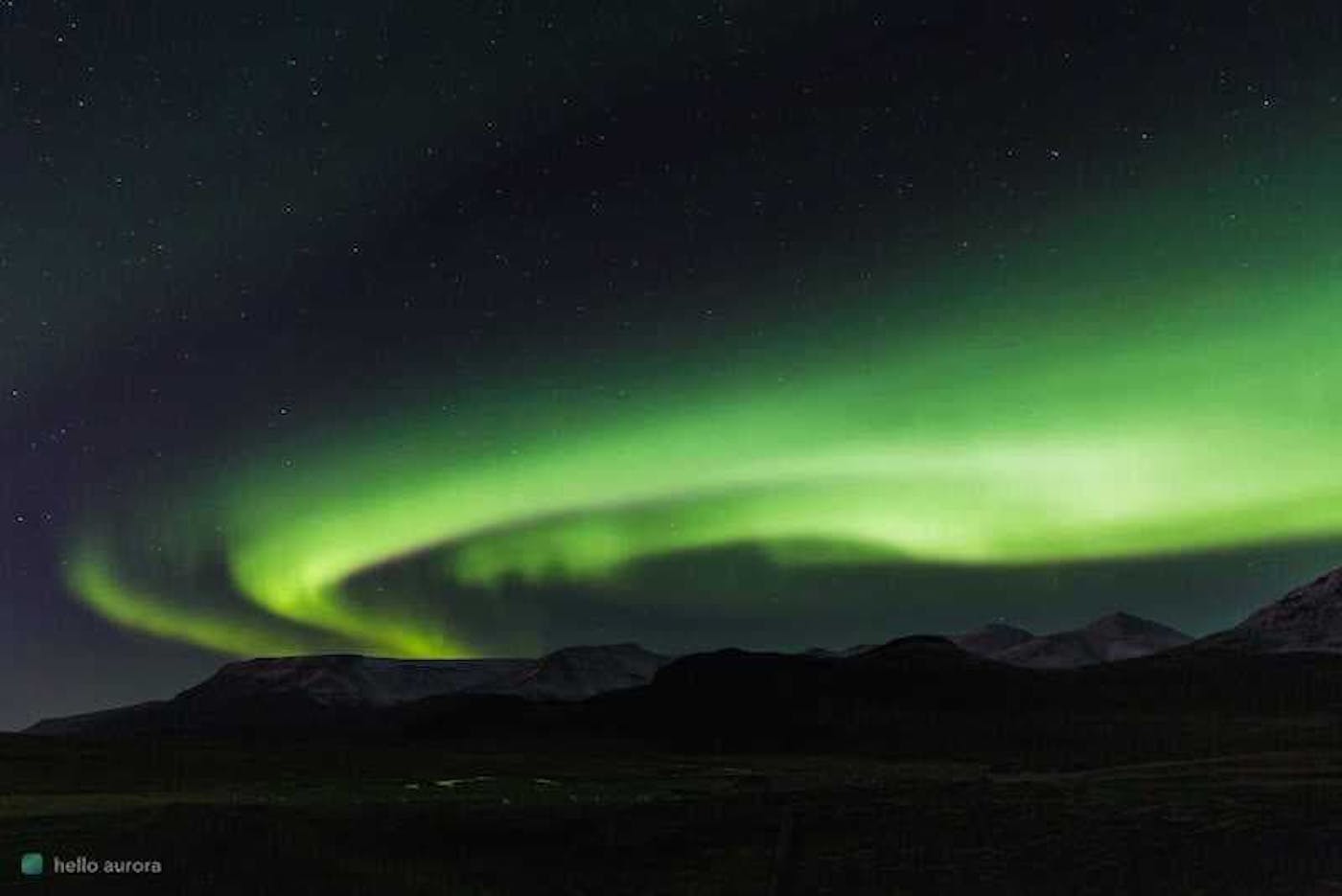 How to Take Picture of Aurora With Smartphone's cover picture