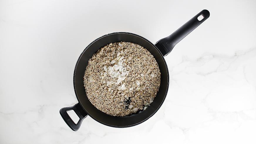 Κινόα με bio κοτόπουλο, τοματίνια, αβοκάντο και ρικότα: Βήμα 2