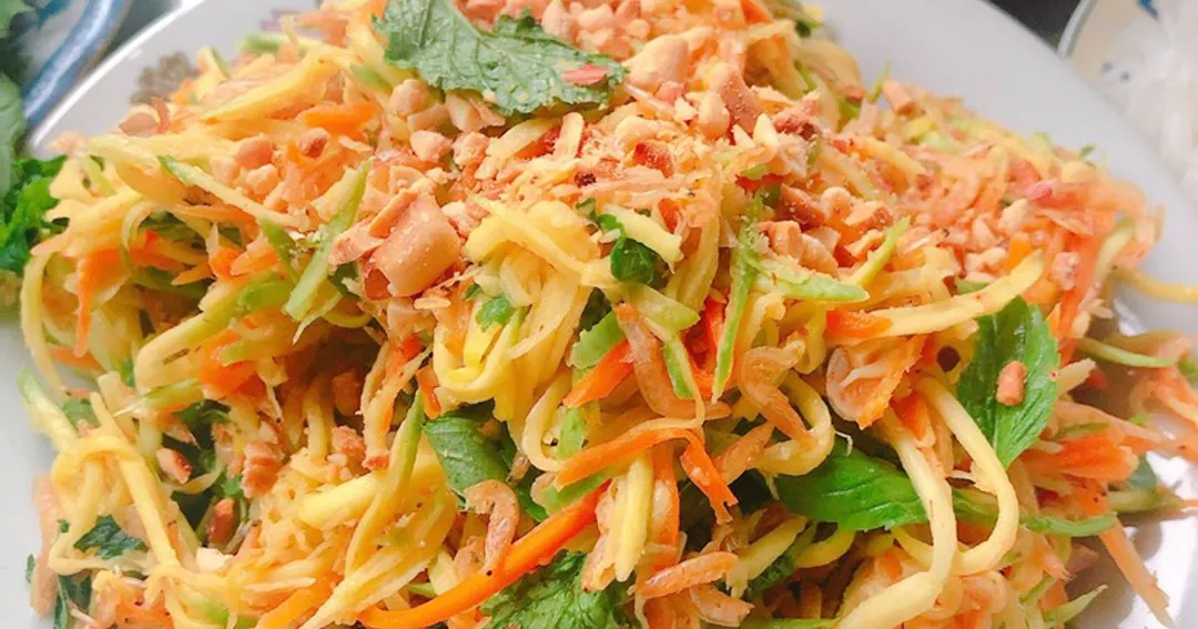Gỏi xoài xanh ruốt khô Bình Định