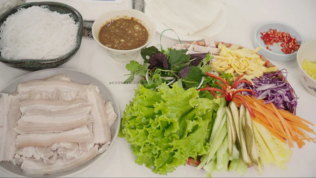 Cuốn Bánh tráng gạo Bình Định & Thịt heo luộc
