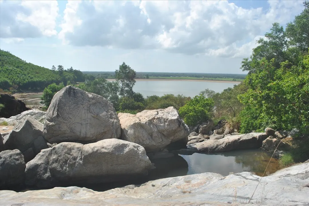 Vẻ Đẹp Nguyên Sơ Của Suối Hố Giang